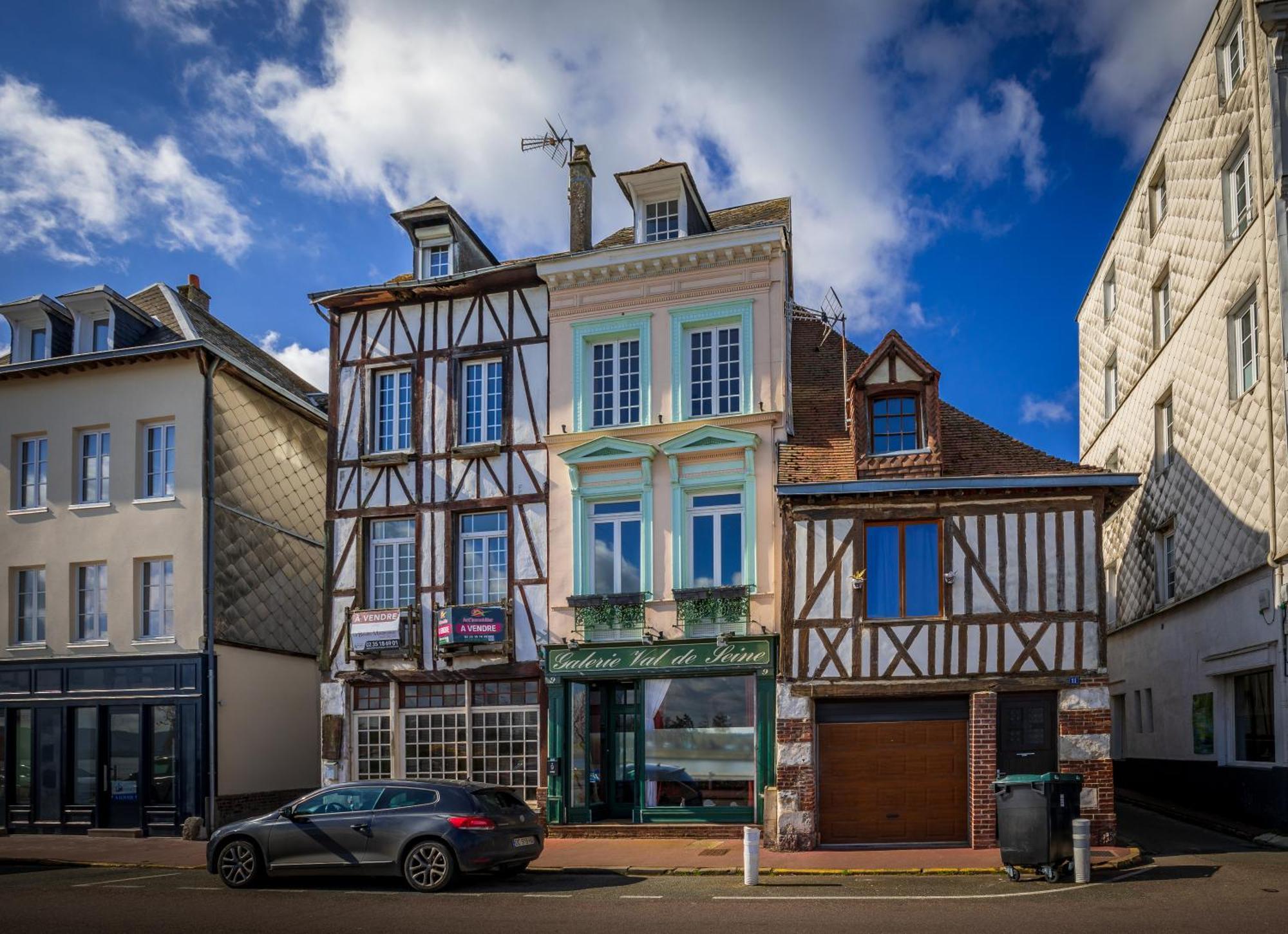 Maison De Ville En Bord De Seine A La Bouille Exterior photo